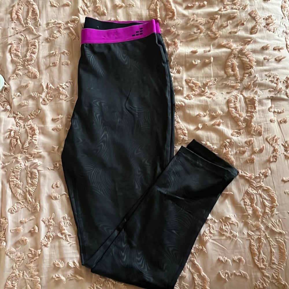 Athletic leggings